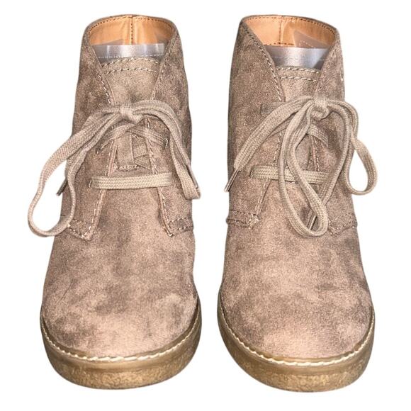 Merona Faux Suede Lace Up 2" Heel Tan Ankle Booties 7.5 - Picture 2 of 8